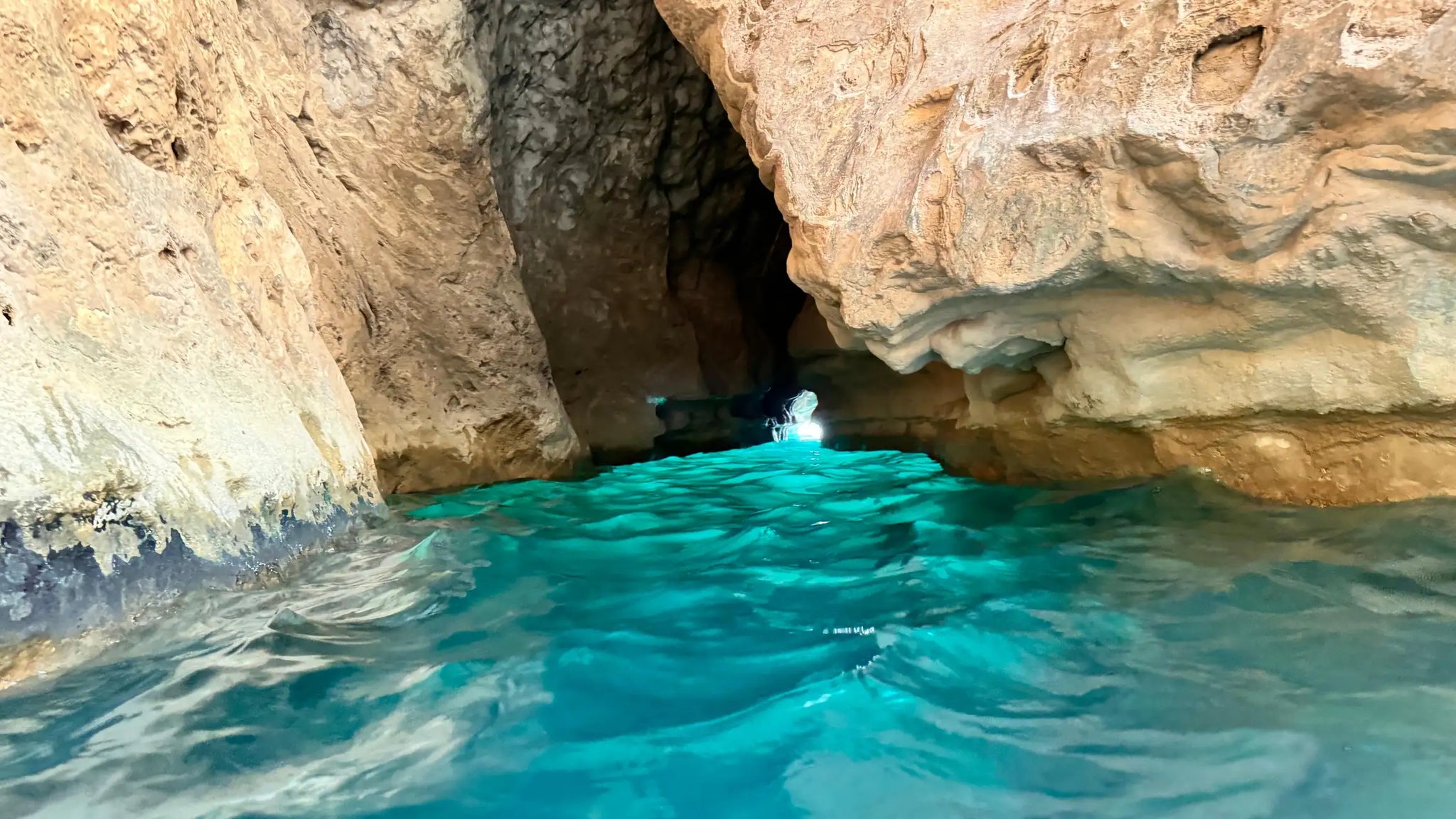 Wadi Shab & Sinkhole Private Tour