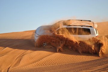 Sunset Dune Adventure: Thrills in a 4x4 Land Cruiser